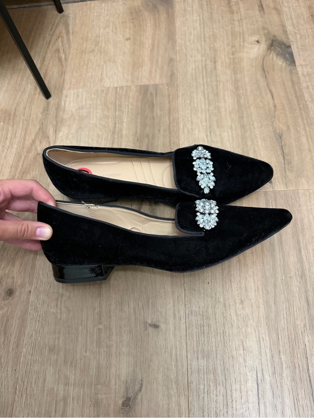 Adrienne Vittadini Black Velvet Pointed Toe Flats with Crystal Brooch Sz 10